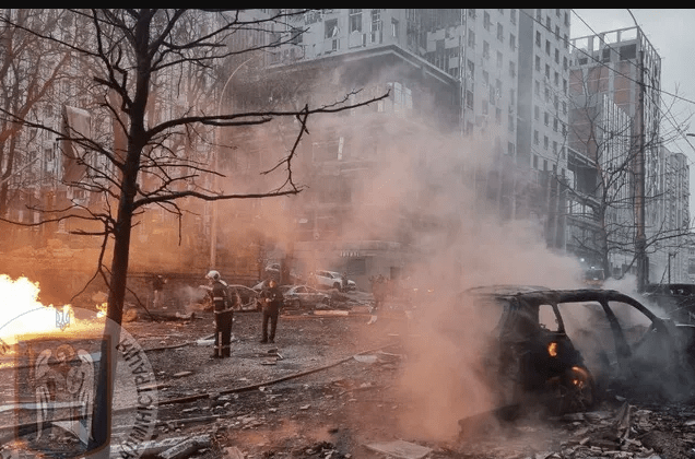Ukraine – Une personne est décédée et 20 autres ont été blessées suite à une attaque menée par les forces russes sur Kyiv.