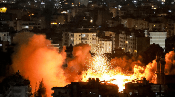 Israël avertit qu’il continuera à attaquer le Liban si le Hezbollah ne se désarme pas.